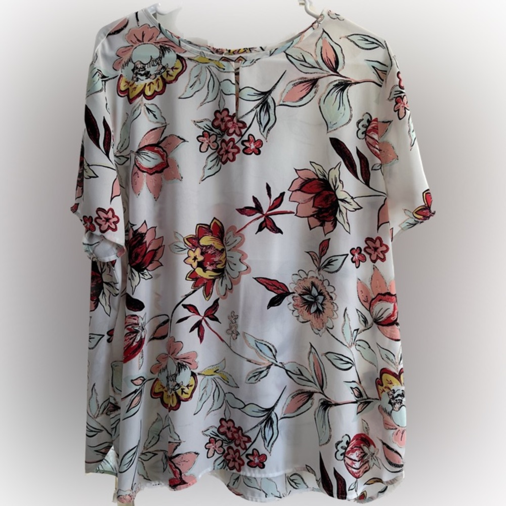 Pretty Short-Sleeved Van Heusen Blouse XL